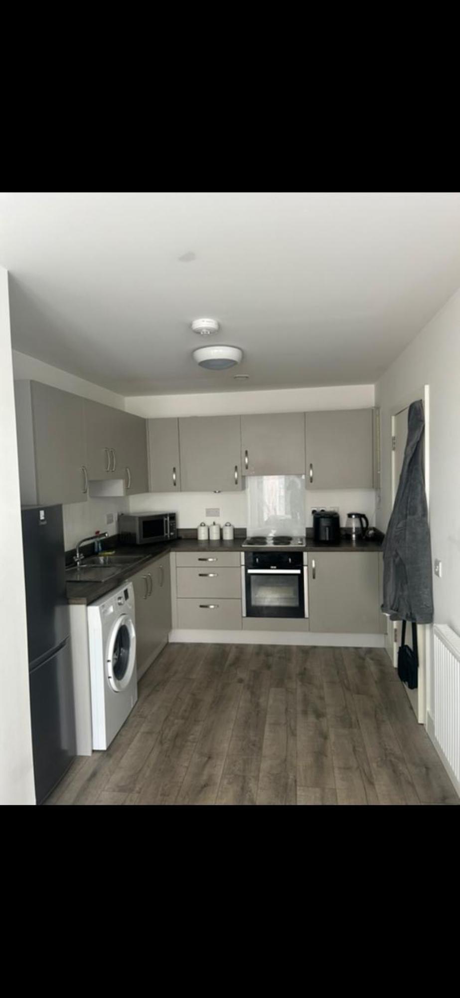 1 Bedroom Flat Apartment *